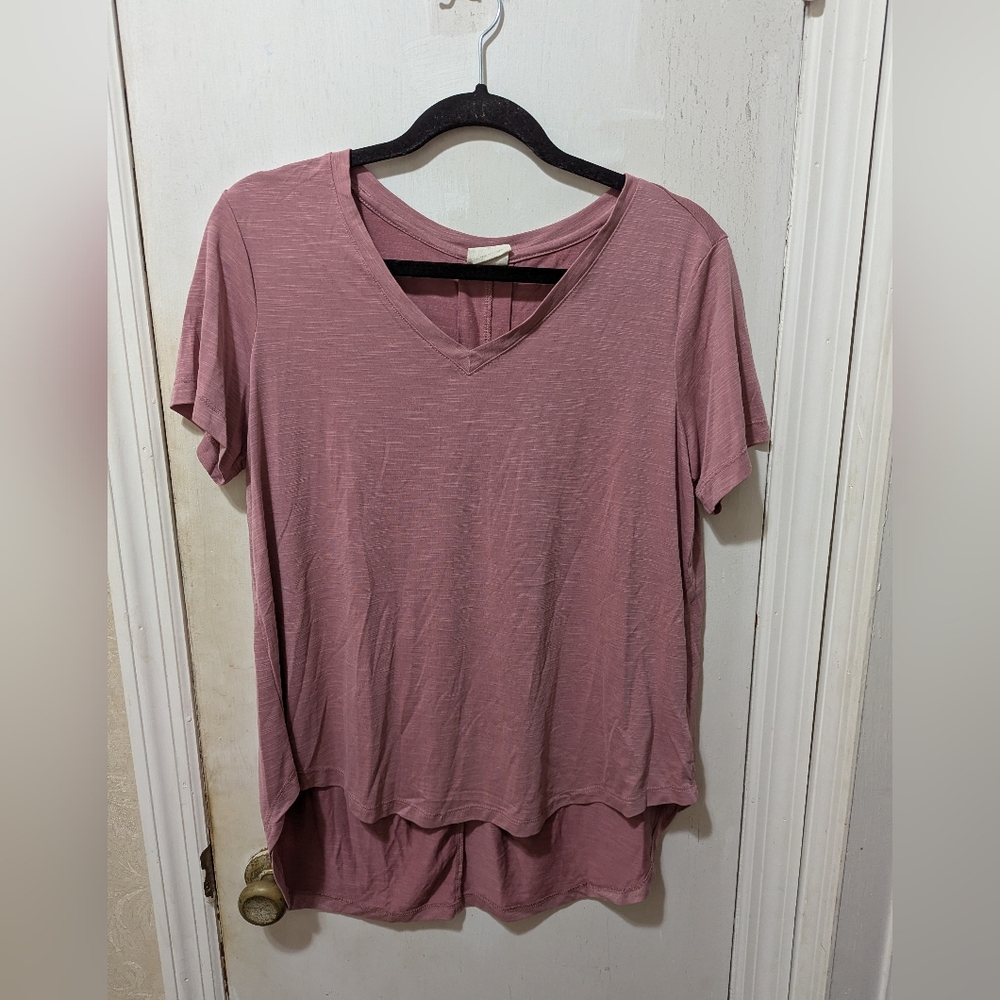 Mod Ref Medium Mauve V-Neck Short Sleeve Top